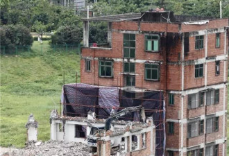 坚挺10余年 深圳最著名的钉子楼开拆了