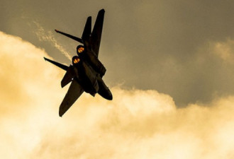 以色列空军“报复式”轰炸加沙地带的数个目标