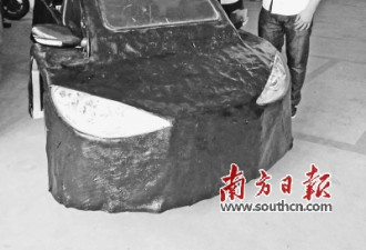 中山3名大学生自制电动汽车 开着车去答辩