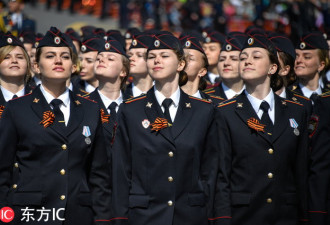 惊艳了战斗民族！俄罗斯女兵亮相阅兵日