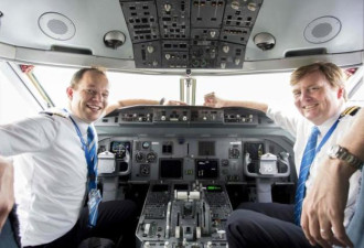 荷兰国王当航班副驾驶打工21年 乘客不知