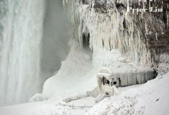 今天的尼亚加拉大瀑布，惊现冰原仙境
