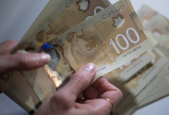 逾半加拿大人支持基本收入计划 嫌$17,000太少