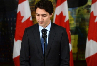 加拿大总理小杜鲁多犹豫不决  被中美两强吃定