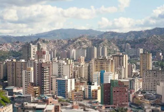 逃出委内瑞拉：我眼见一个国家在我面前坍塌...