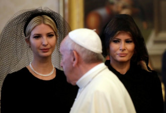 5张图看懂：梅兰妮亚觐见教宗的装扮密码