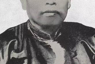 一条5.5米长的微信带你一口气看完她120年历史