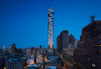 纽约又多了幢豪宅楼 像是玻璃方块搭成的积木塔