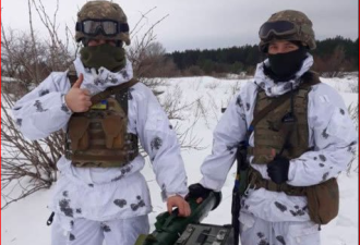 乌克兰发射神秘导弹 击毁多辆俄式战车