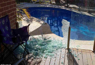 澳女刚花高价翻修了泳池 不料玻璃围栏突然爆炸