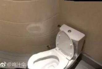杭州商场现双马桶厕所 网友：手拉手一起上?
