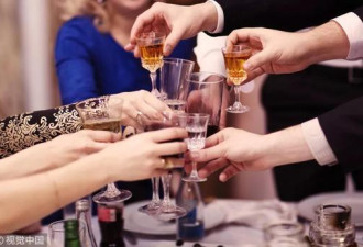 女子深夜接到神秘来电 丈夫：必须离婚