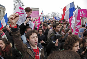 巴黎4天内遭2次万人游行 示威者哼唱国际歌