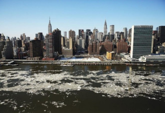 美国的极寒天气持续肆虐，纽约人陷入水深火热