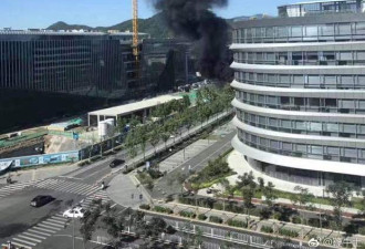 腾讯总部工地起火了：现场浓烟滚滚