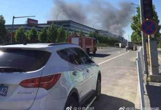 腾讯总部工地起火了：现场浓烟滚滚