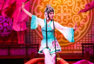 中国女星京剧扮相惊艳亮相，引发了网友惊呼！