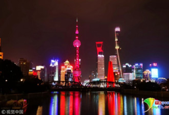 除夕夜 上海东方明珠塔一身中国红