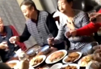 冯巩33年来首次在家团聚完整过除夕：特高兴！