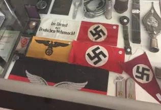 澳商店公然悬挂万字符、出售纳粹纪念品遭狠批