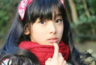 日本12岁小学生当模特 做赛车女郎引争议