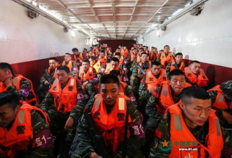 中国特战队员孤岛训练：7人2天1夜2斤大米