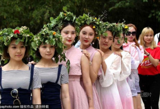 罕见大撞脸!130对双胞胎同框合影傻傻分不清