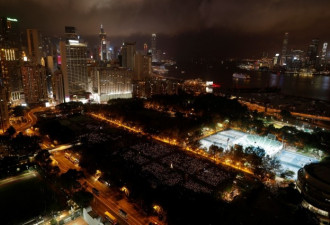 香港11万人烛光集会 纪念六四，是一种承诺!