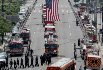 华裔消防员演习中坠亡 洛杉矶为他降半旗厚葬