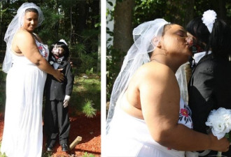 已“恋爱”四年...美国20岁女子同丧尸玩偶结婚