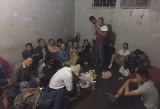 赞比亚关押31名中国人包括孕妇 挤在这样的地方