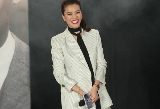 40岁林嘉欣同框47岁袁咏仪 衣品对女人很重要