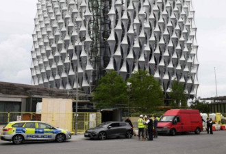 恐袭？美国驻伦敦使馆外现可疑车辆 警方引爆