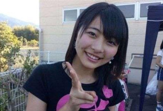 16岁女星自杀身亡 母抱其遗照出庭控告经纪公司
