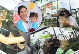 唐宁被曝离婚后首次露面 接娃放学露微笑