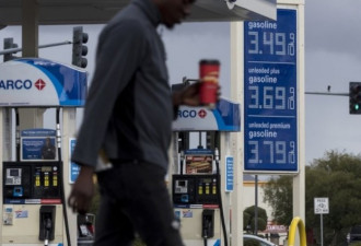 美国平均油价小幅上涨