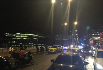 快讯：一辆汽车冲入伦敦塔桥附近人群 伤亡不明