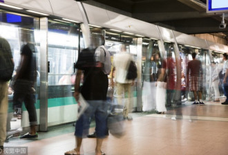巴黎地铁站发生不明液体袭击事件 1人严重灼伤