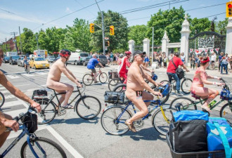 亮瞎眼！多伦多男女裸骑组成另类城市风景线