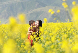 她是《非诚勿扰》人气女神 带3岁孩游16国