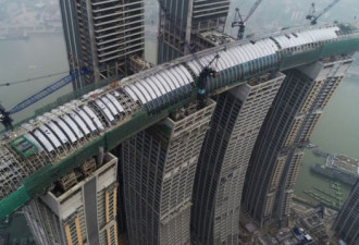 耗资240亿 中国首座&quot;横向摩天大楼&quot;创多项之最