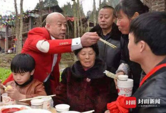 失散30年终团圆 父亲背咸菜寻子走遍半个中国