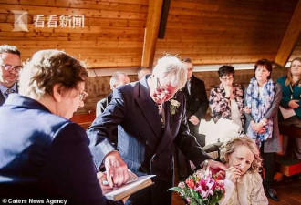 连续43年求婚被拒 女方72岁求嫁坐轮椅完婚