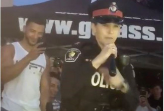 这名女警说了什么瞬间变网红，只有加拿大才有