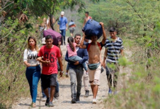 逾百名委内瑞拉军人逃至哥伦比亚