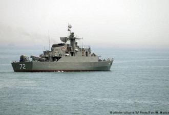 中国与伊朗海军在霍尔木兹海峡举行军演