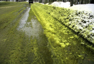 俄罗斯下起有毒“绿色雪、黑色雪”原因是这个