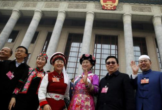 邓聿文呼吁中国两会代表对习近平说不