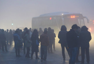 北京空气重污染预警：公交车要熄火等红灯减排