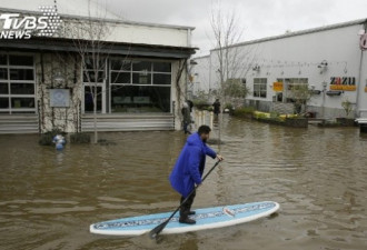 美国北加州暴雨破纪录已成灾 两千居民拒绝撤离